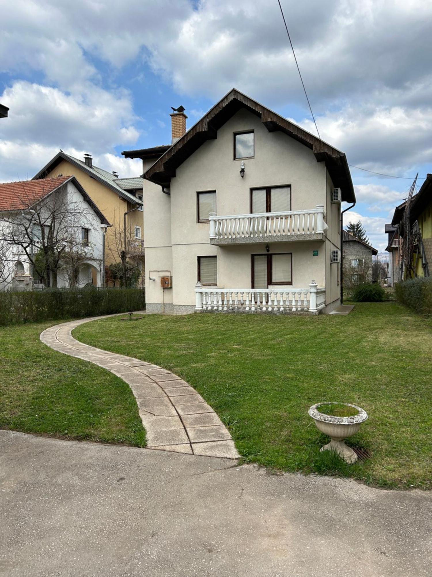 Domus Est Alba * Sarajevo