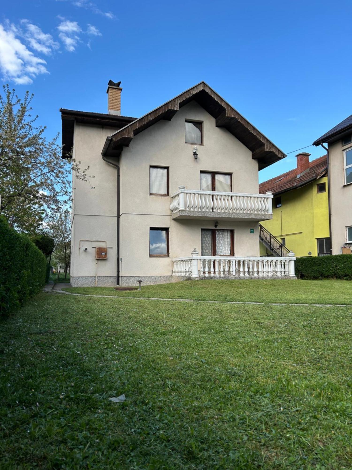 Villa Domus Est Alba